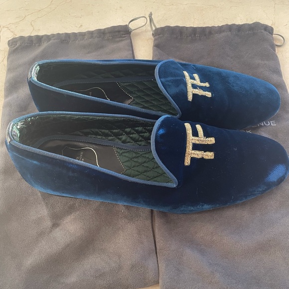 Gorgeous men’s blue Tom Ford velvet loafers. They look even better in person. - Picture 4 of 4